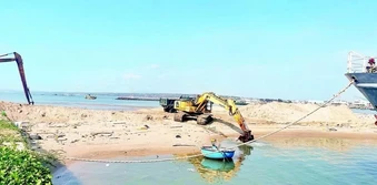 Nạo vét bồi lắng ở cửa biển
