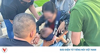 Ngăn chặn người phụ nữ ở Nghệ An ôm con nhỏ có ý định tự tử