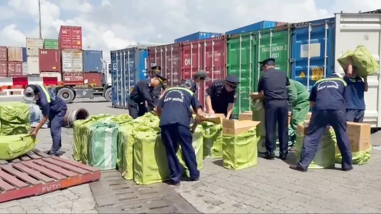 Ngăn thuốc lá lậu: Siết chế tài khâu bán lẻ, đề xuất tăng nặng mức xử phạt