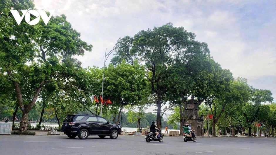 Ngày 30/4: Hà Nội nắng nhẹ, không mưa, thời tiết thuận lợi cho dịp nghỉ lễ Ngày 30/4: Hà Nội nắng nhẹ, không mưa, thời tiết thuận lợi cho dịp nghỉ lễ