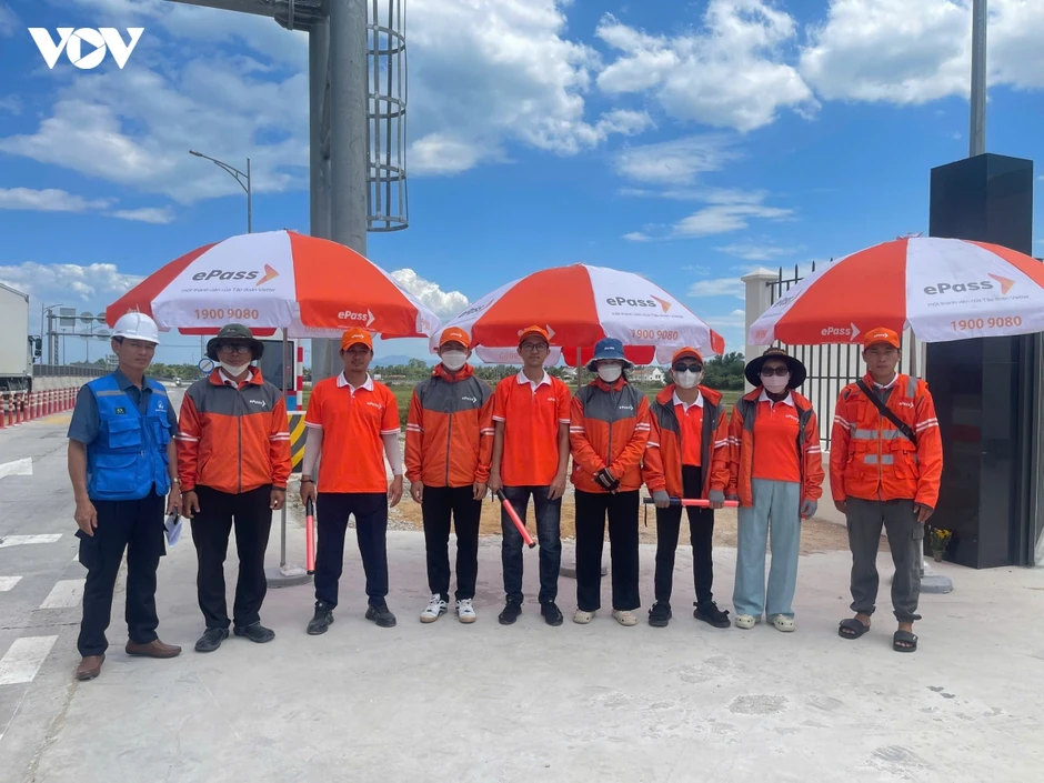 Ngày đầu thu phí cao tốc từ Quảng Ngãi đến Khánh Hòa, chưa ghi nhận sự cố nào Ngày đầu thu phí cao tốc từ Quảng Ngãi đến Khánh Hòa, chưa ghi nhận sự cố nào