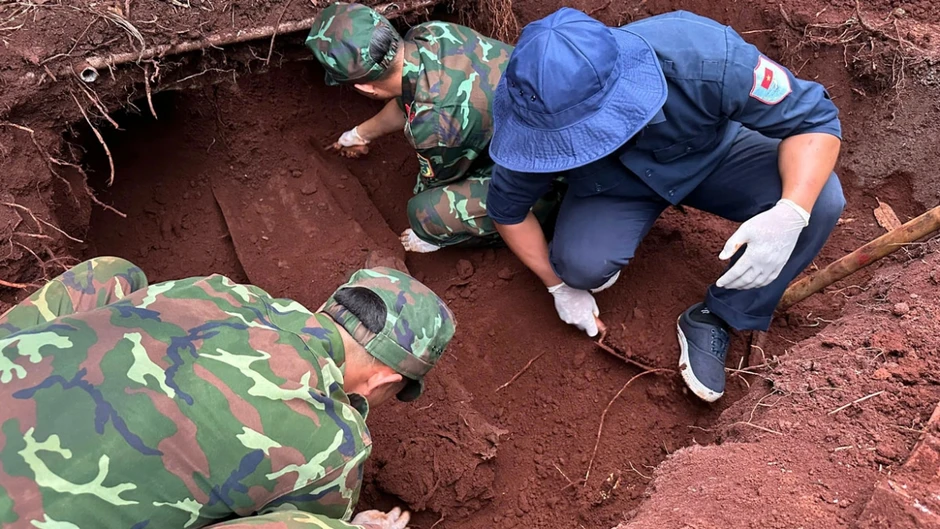 Ngày đầu thực hiện nhiệm vụ, Đội K76 tìm thấy 1 hài cốt liệt sĩ ở Đồng Nai Ngày đầu thực hiện nhiệm vụ, Đội K76 tìm thấy 1 hài cốt liệt sĩ ở Đồng Nai