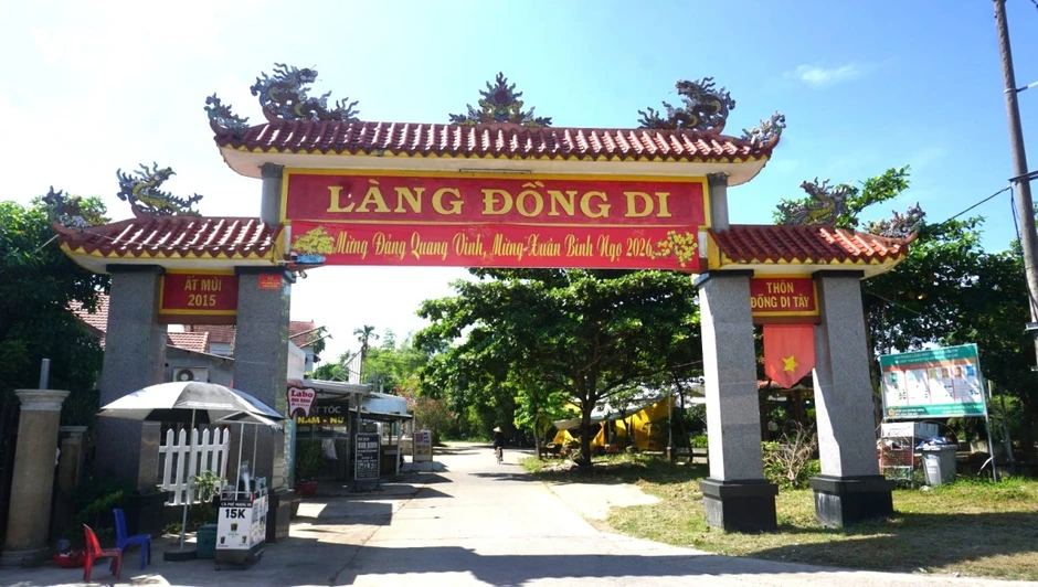 Ngày giỗ chung tri ân các Anh hùng liệt sĩ ở làng Đồng Di (TP Huế) Ngày giỗ chung tri ân các Anh hùng liệt sĩ ở làng Đồng Di (TP Huế)