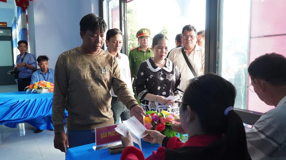 Ngày hội bầu cử sớm ở đảo Hòn Khoai, Hòn Chuối