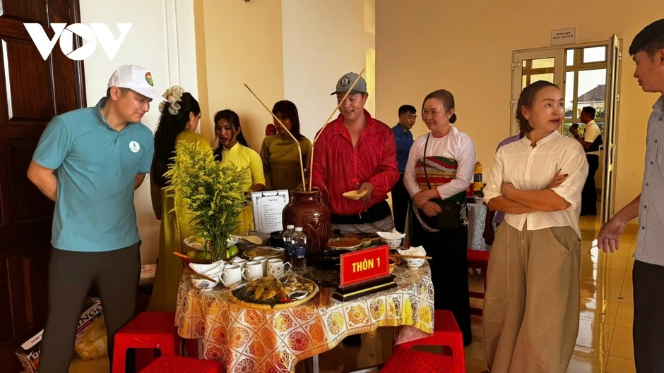 Ngày hội của thế trận lòng dân nơi biên giới Quảng Ngãi Ngày hội của thế trận lòng dân nơi biên giới Quảng Ngãi