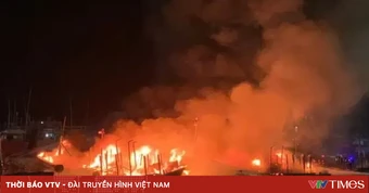 Nghệ An: 5 tàu cá của ngư dân bốc cháy lúc rạng sáng