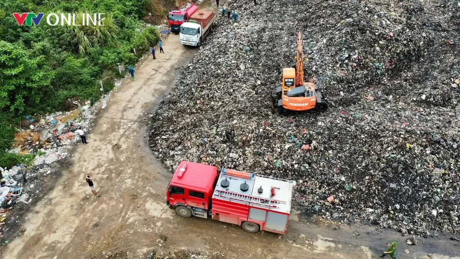 Nghệ An: Dập tắt hoàn toàn đám cháy bãi rác sau hơn 10 ngày cháy âm ỉ Nghệ An: Dập tắt hoàn toàn đám cháy bãi rác sau hơn 10 ngày cháy âm ỉ