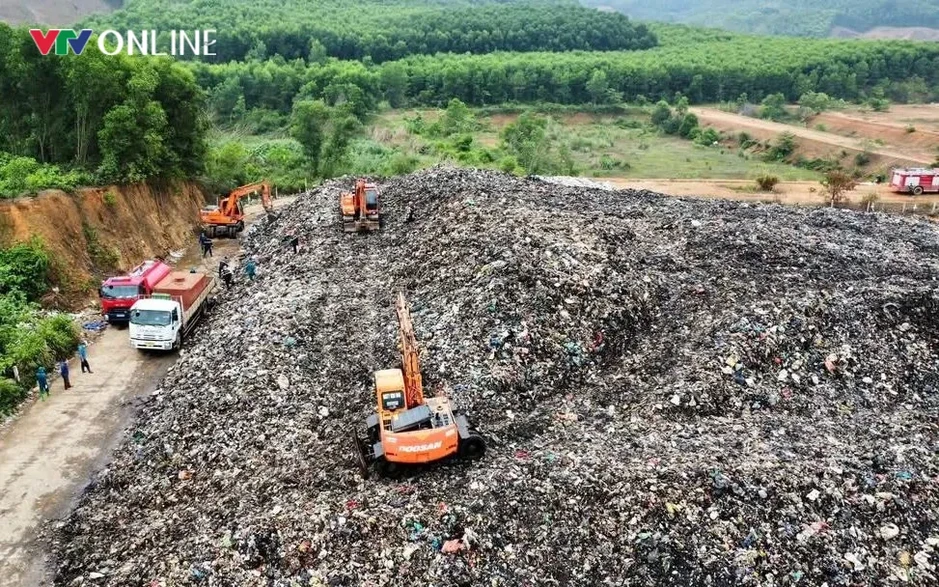 Nghệ An: Dập tắt hoàn toàn đám cháy bãi rác sau hơn 10 ngày cháy âm ỉ Nghệ An: Dập tắt hoàn toàn đám cháy bãi rác sau hơn 10 ngày cháy âm ỉ