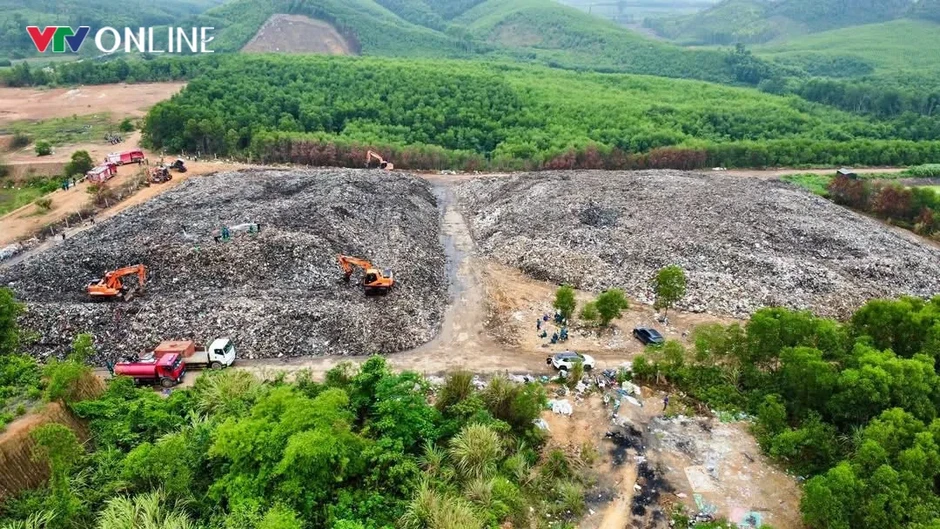 Nghệ An: Dập tắt hoàn toàn đám cháy bãi rác sau hơn 10 ngày cháy âm ỉ Nghệ An: Dập tắt hoàn toàn đám cháy bãi rác sau hơn 10 ngày cháy âm ỉ