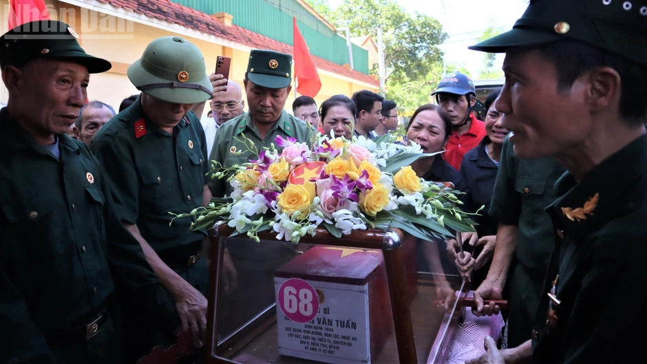 Nghệ An: Đón người con anh hùng về với quê hương Nghệ An: Đón người con anh hùng về với quê hương