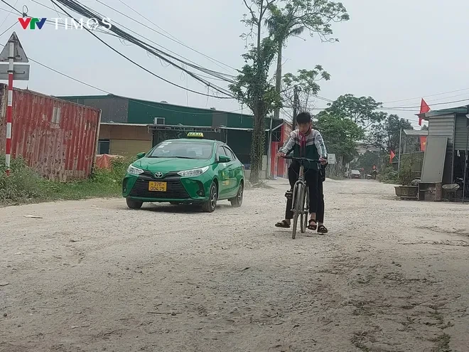 Nghệ An: Đường Cao Xuân Huy xuống cấp, gây khó khăn cho người dân khi đi lại Nghệ An: Đường Cao Xuân Huy xuống cấp, gây khó khăn cho người dân khi đi lại