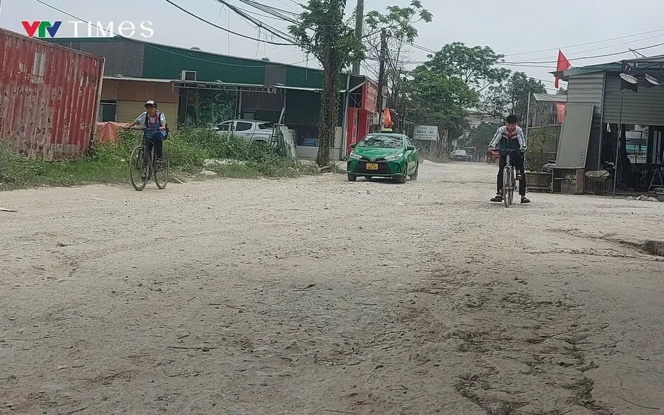 Nghệ An: Đường Cao Xuân Huy xuống cấp, gây khó khăn cho người dân khi đi lại Nghệ An: Đường Cao Xuân Huy xuống cấp, gây khó khăn cho người dân khi đi lại
