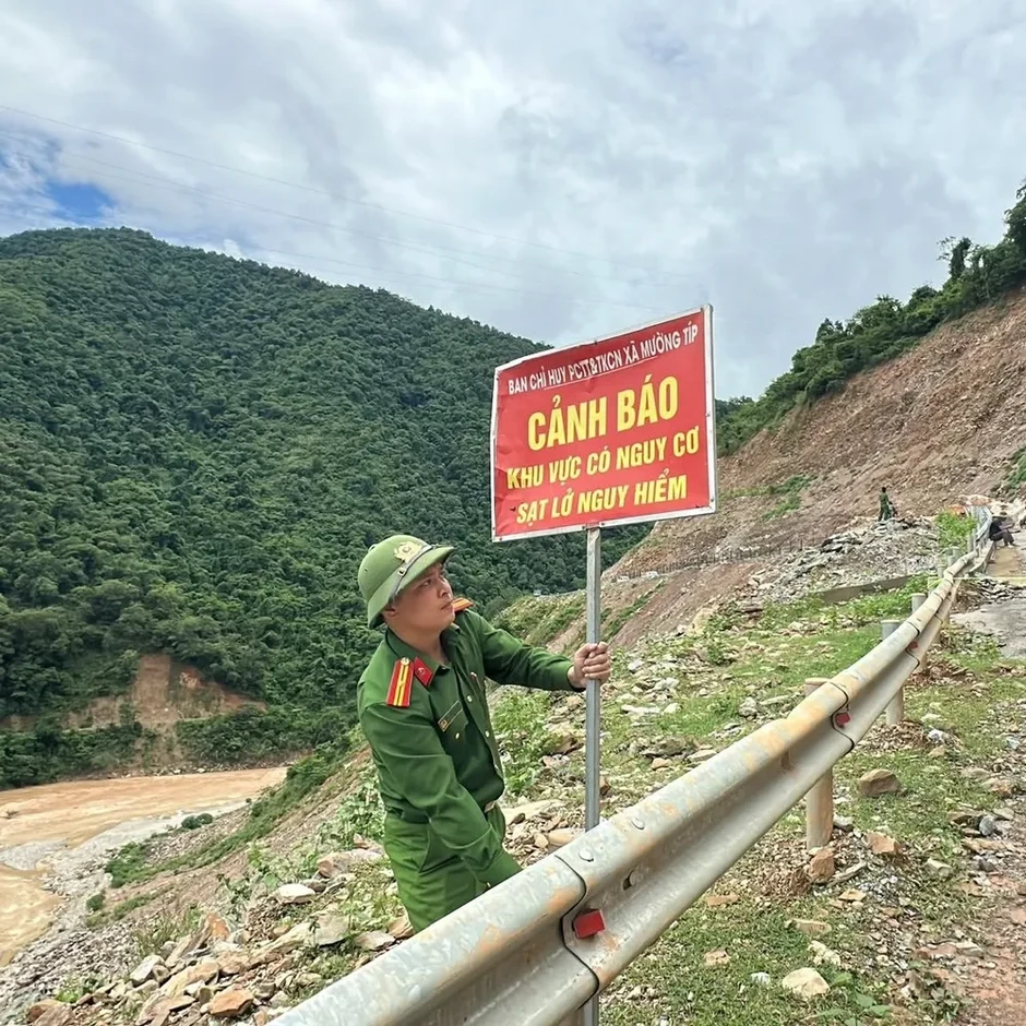 Nghệ An: Khẩn trương khắc phục sạt lở, thông tuyến tỉnh lộ 543D