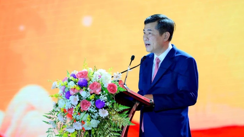 Nghệ An: Kỷ niệm 60 năm Ngày hy sinh của 33 liệt sĩ Thanh niên xung phong tại Hang Hỏa Tiễn Nghệ An: Kỷ niệm 60 năm Ngày hy sinh của 33 liệt sĩ Thanh niên xung phong tại Hang Hỏa Tiễn