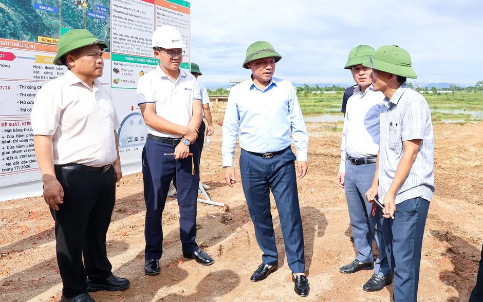 Nghệ An quyết liệt tháo gỡ vướng mắc, đôn đốc tiến độ thực hiện dự án đầu tư xây dựng đường bộ cao tốc Vinh – Thanh Thủy Nghệ An quyết liệt tháo gỡ vướng mắc, đôn đốc tiến độ thực hiện dự án đầu tư xây dựng đường bộ cao tốc Vinh – Thanh Thủy
