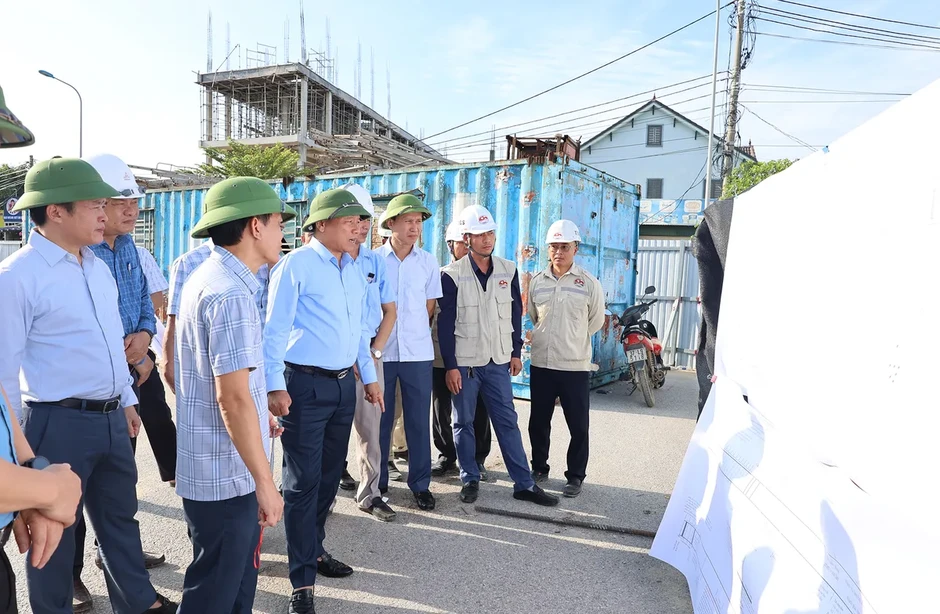 Nghệ An quyết liệt tháo gỡ vướng mắc, đôn đốc tiến độ thực hiện dự án đầu tư xây dựng đường bộ cao tốc Vinh – Thanh Thủy Nghệ An quyết liệt tháo gỡ vướng mắc, đôn đốc tiến độ thực hiện dự án đầu tư xây dựng đường bộ cao tốc Vinh – Thanh Thủy
