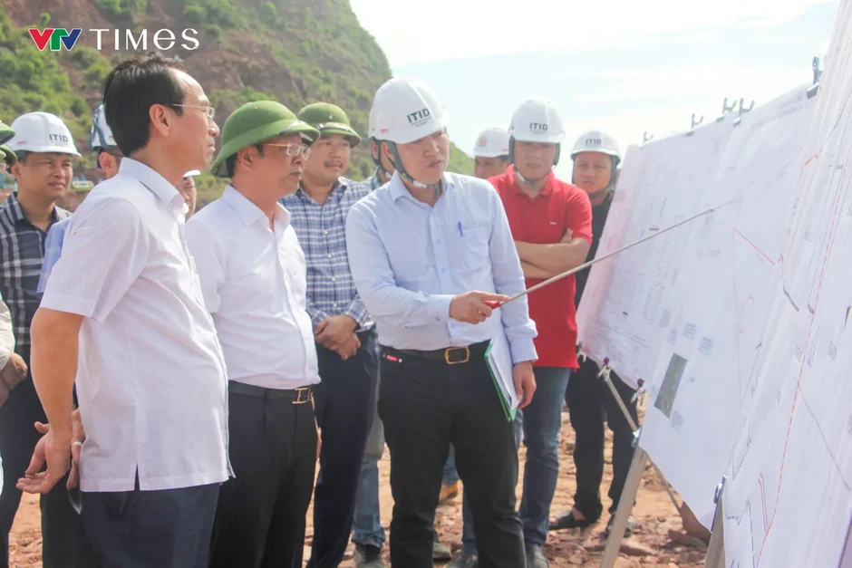 Nghệ An: Tháo gỡ vướng mắc dự án đầu tư xây dựng và kinh doanh cảng nước sâu Cửa Lò 7.400 tỷ đồng Nghệ An: Tháo gỡ vướng mắc dự án đầu tư xây dựng và kinh doanh cảng nước sâu Cửa Lò 7.400 tỷ đồng