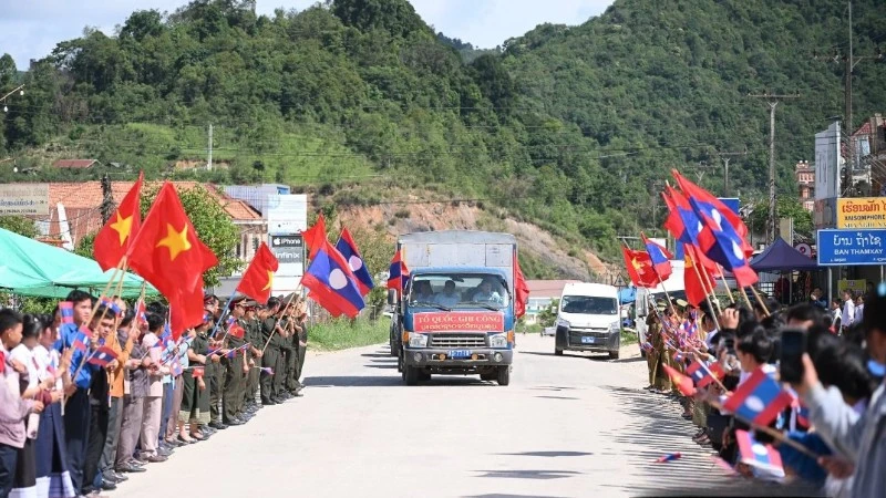 Nghệ An tổ chức Lễ truy điệu và an táng 80 hài cốt liệt sĩ quân tình nguyện và chuyên gia Việt Nam hy sinh tại Lào Nghệ An tổ chức Lễ truy điệu và an táng 80 hài cốt liệt sĩ quân tình nguyện và chuyên gia Việt Nam hy sinh tại Lào