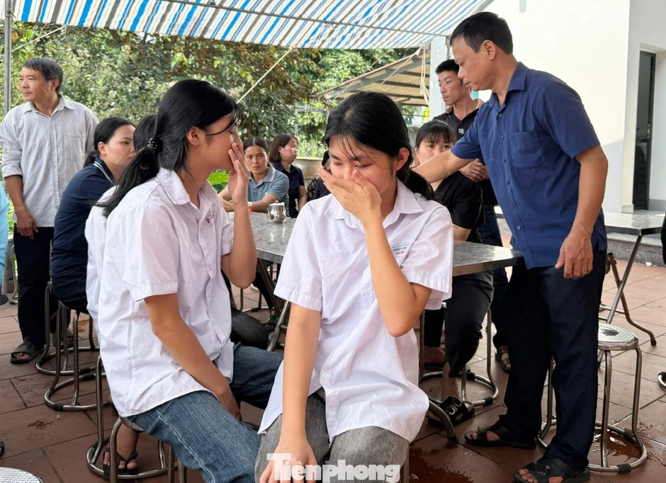 Nghẹn lòng 4 đám tang trong 1 thôn sau vụ 5 học sinh đuối nước ở Phú Thọ Nghẹn lòng 4 đám tang trong 1 thôn sau vụ 5 học sinh đuối nước ở Phú Thọ