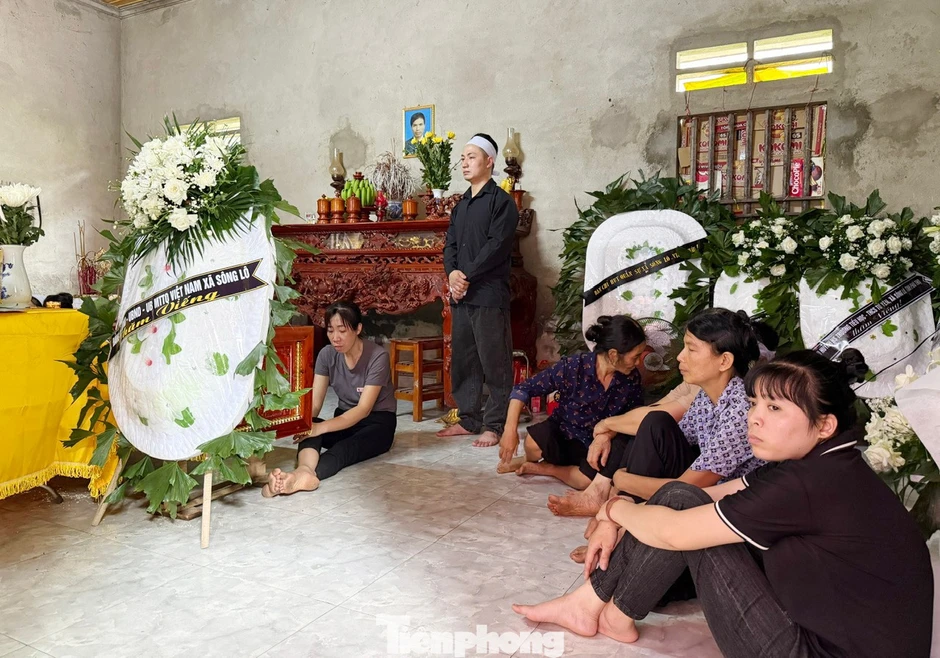 Nghẹn lòng 4 đám tang trong 1 thôn sau vụ 5 học sinh đuối nước ở Phú Thọ Nghẹn lòng 4 đám tang trong 1 thôn sau vụ 5 học sinh đuối nước ở Phú Thọ