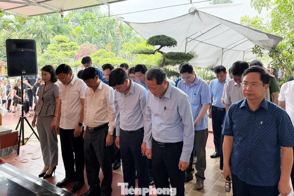 Nghẹn lòng 4 đám tang trong 1 thôn sau vụ 5 học sinh đuối nước ở Phú Thọ Nghẹn lòng 4 đám tang trong 1 thôn sau vụ 5 học sinh đuối nước ở Phú Thọ