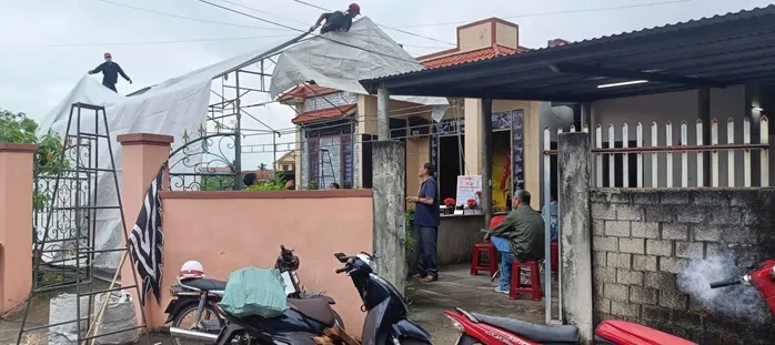 Nghi án con trai tấn công bố mẹ làm 1 người tử vong Nghi án con trai tấn công bố mẹ làm 1 người tử vong