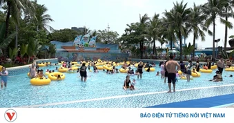 Nghỉ lễ 30/4 - 1/5, nhiều người ở Hà Nội chọn du lịch nội đô