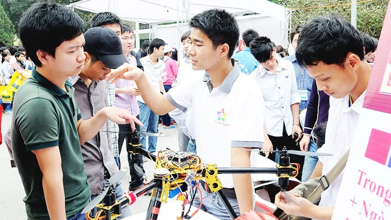 Nghị quyết 71 mở đường cho nhân lực công nghệ Nghị quyết 71 mở đường cho nhân lực công nghệ