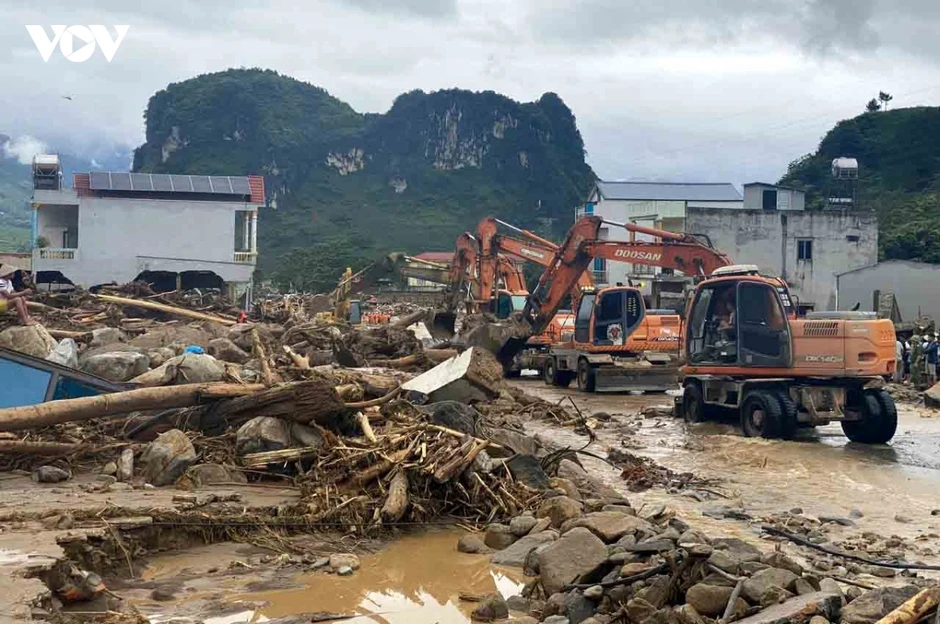 Nghĩa đồng bào sau lũ dữ Mường Than Nghĩa đồng bào sau lũ dữ Mường Than