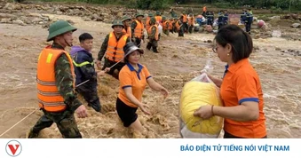 Nghĩa đồng bào sau lũ dữ Mường Than