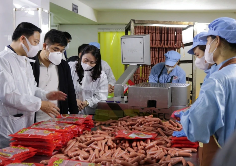 Ngộ độc thực phẩm gia tăng, mở cao điểm siết bếp ăn tập thể, thức ăn đường phố Ngộ độc thực phẩm gia tăng, mở cao điểm siết bếp ăn tập thể, thức ăn đường phố