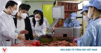Ngộ độc thực phẩm gia tăng, mở cao điểm siết bếp ăn tập thể, thức ăn đường phố