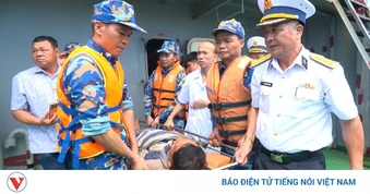 Ngư dân đột quỵ được cấp cứu tại đảo Nam Yết, đưa về đất liền an toàn