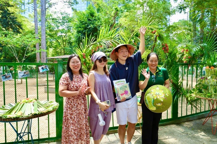 Ngựa lùn Cacao khỏe mạnh sau 1 tháng tuổi tại Thảo Cầm Viên Ngựa lùn Cacao khỏe mạnh sau 1 tháng tuổi tại Thảo Cầm Viên