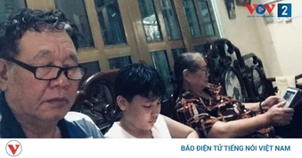 Người cao tuổi truy cập mạng xã hội nên hay không? Một số lưu ý quan trọng