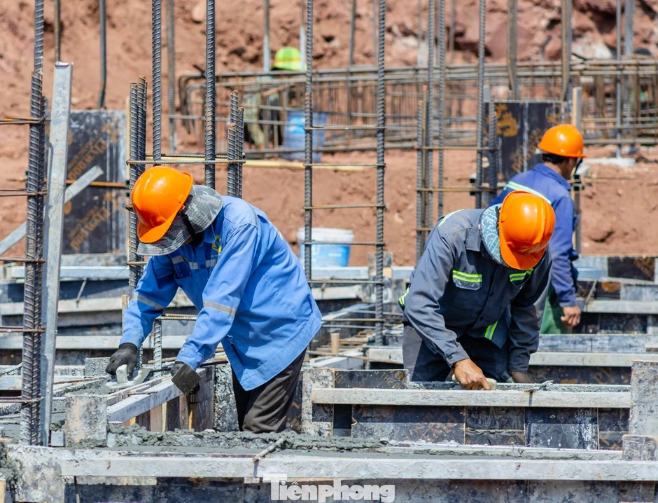Người dân Bắc Trung Bộ quay quắt trong nắng nóng gay gắt Người dân Bắc Trung Bộ quay quắt trong nắng nóng gay gắt