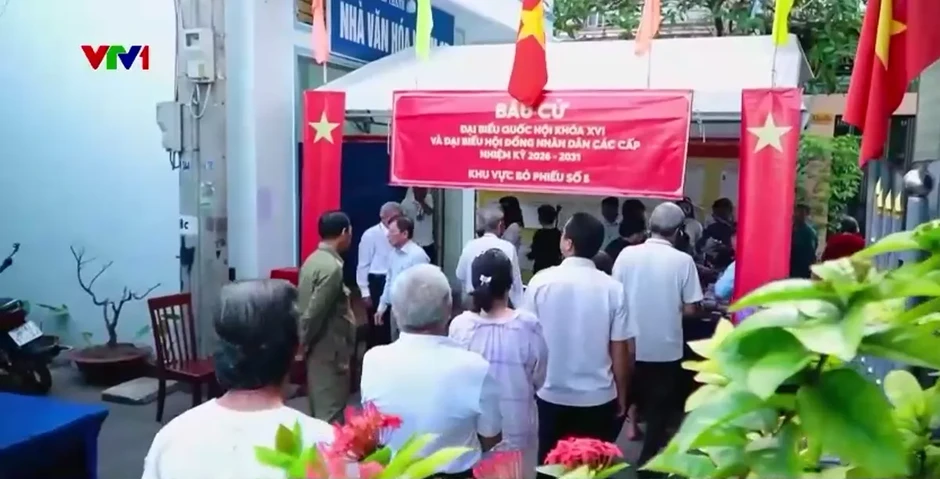 Người dân cả nước nô nức đi bỏ phiếu Người dân cả nước nô nức đi bỏ phiếu