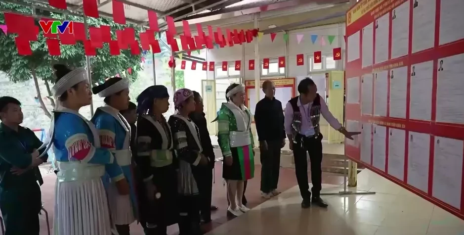 Người dân cả nước nô nức đi bỏ phiếu Người dân cả nước nô nức đi bỏ phiếu