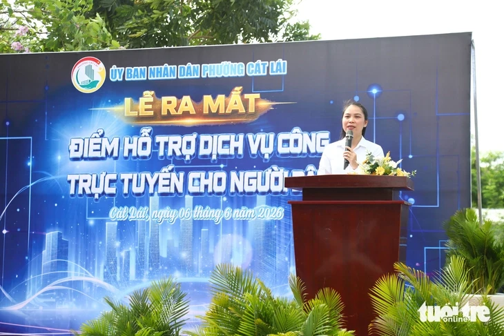 Người dân Cát Lái vui mừng khi phường có điểm hỗ trợ dịch vụ công trực tuyến Người dân Cát Lái vui mừng khi phường có điểm hỗ trợ dịch vụ công trực tuyến