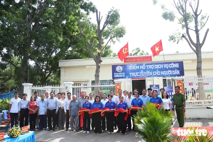 Người dân Cát Lái vui mừng khi phường có điểm hỗ trợ dịch vụ công trực tuyến Người dân Cát Lái vui mừng khi phường có điểm hỗ trợ dịch vụ công trực tuyến