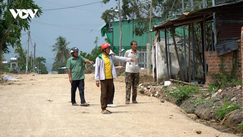 Người dân Chư A Thai đồng lòng hiến đất mở đường, xây dựng nông thôn mới Người dân Chư A Thai đồng lòng hiến đất mở đường, xây dựng nông thôn mới