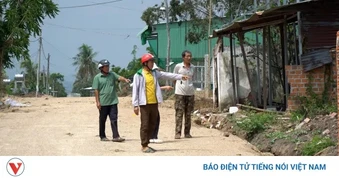 Người dân Chư A Thai đồng lòng hiến đất mở đường, xây dựng nông thôn mới