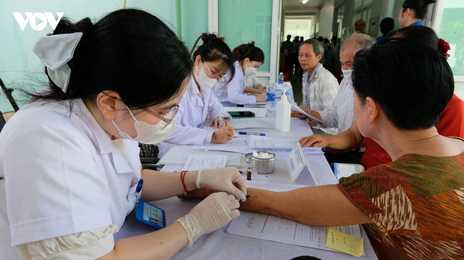 Người dân Đà Nẵng phấn khởi được khám sức khỏe miễn phí Người dân Đà Nẵng phấn khởi được khám sức khỏe miễn phí