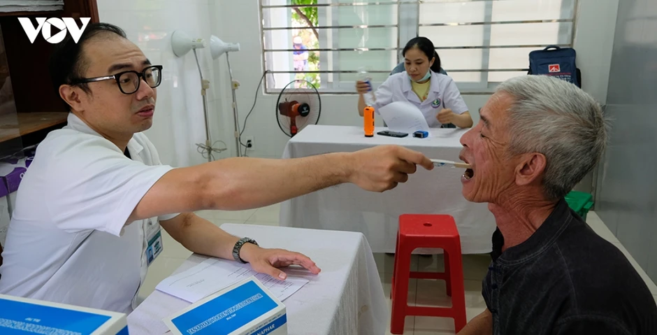 Người dân Đà Nẵng phấn khởi được khám sức khỏe miễn phí Người dân Đà Nẵng phấn khởi được khám sức khỏe miễn phí
