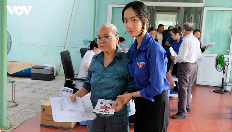 Người dân Đà Nẵng phấn khởi được khám sức khỏe miễn phí Người dân Đà Nẵng phấn khởi được khám sức khỏe miễn phí