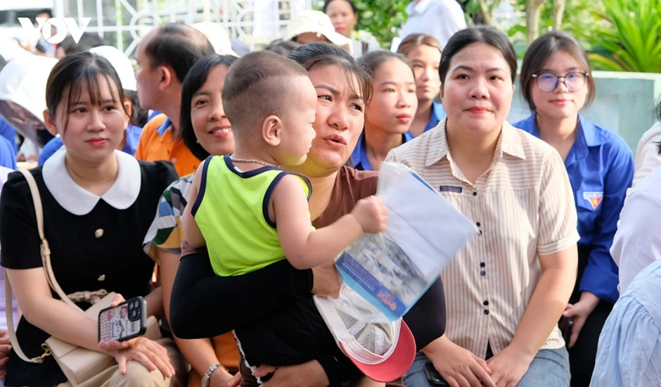 Người dân Đà Nẵng phấn khởi được khám sức khỏe miễn phí Người dân Đà Nẵng phấn khởi được khám sức khỏe miễn phí