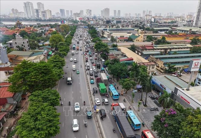 Người dân đồng loạt trở về Hà Nội sau nghỉ lễ, cửa ngõ Thủ đô đông kín