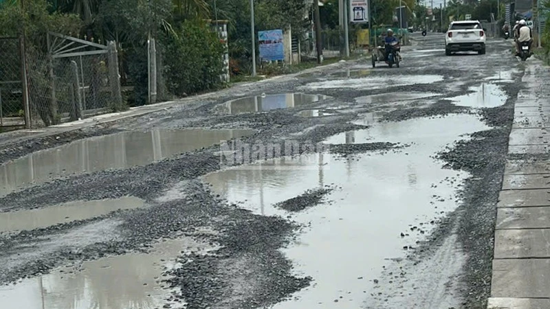 Người dân mong khắc phục ngay tuyến quốc lộ nắng bụi, mưa ngập ở Đồng Tháp