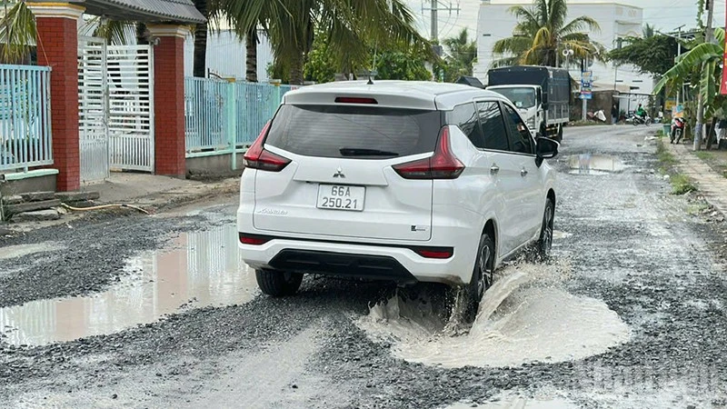 Người dân mong khắc phục ngay tuyến quốc lộ nắng bụi, mưa ngập ở Đồng Tháp