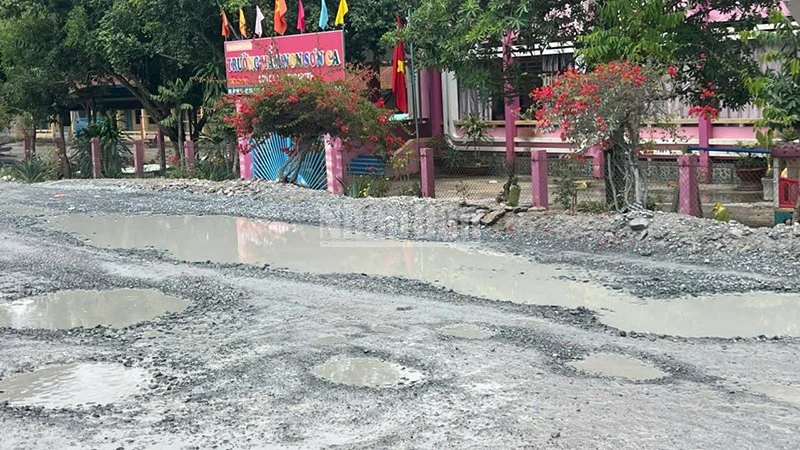 Người dân mong khắc phục ngay tuyến quốc lộ nắng bụi, mưa ngập ở Đồng Tháp